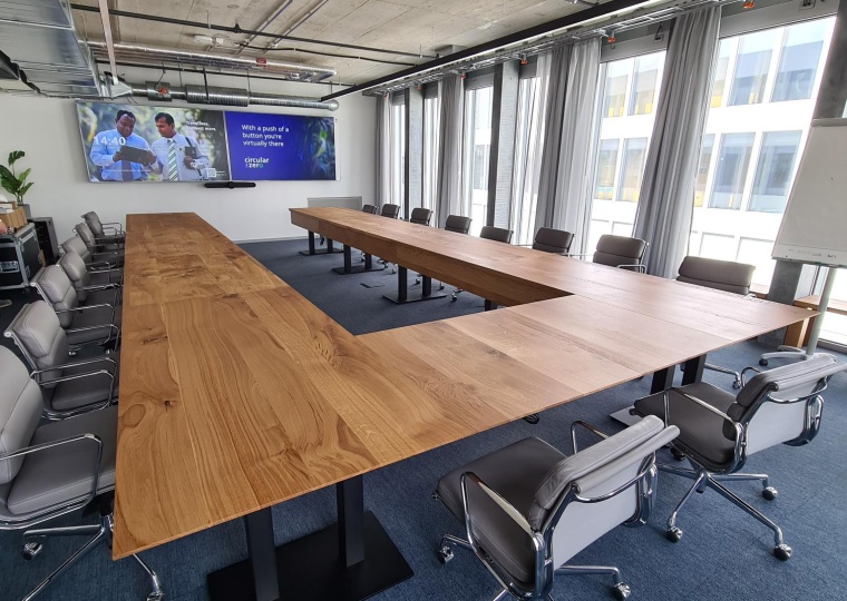 Konferenztische Eiche