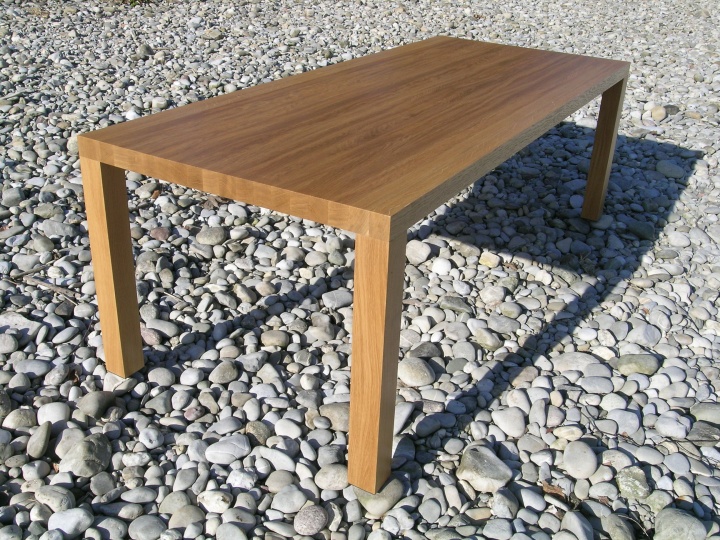 Massivholztisch